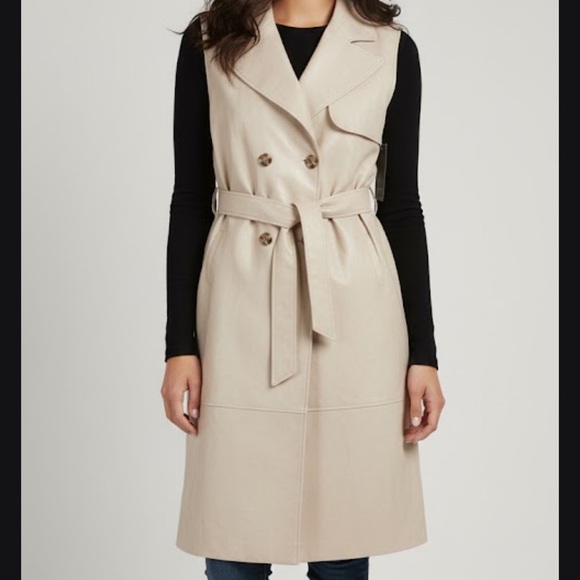 bagatelle Jackets & Blazers - NWT Bagatelle Collection Beige Sleeveless Trench Coat
